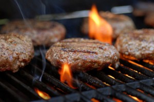 grilling-hamburgers